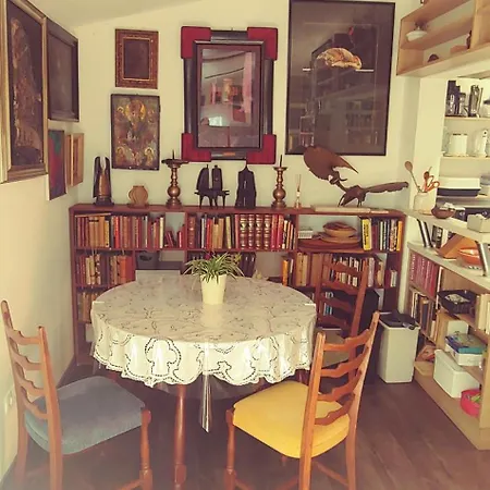 Dom Atelje Holiday home *